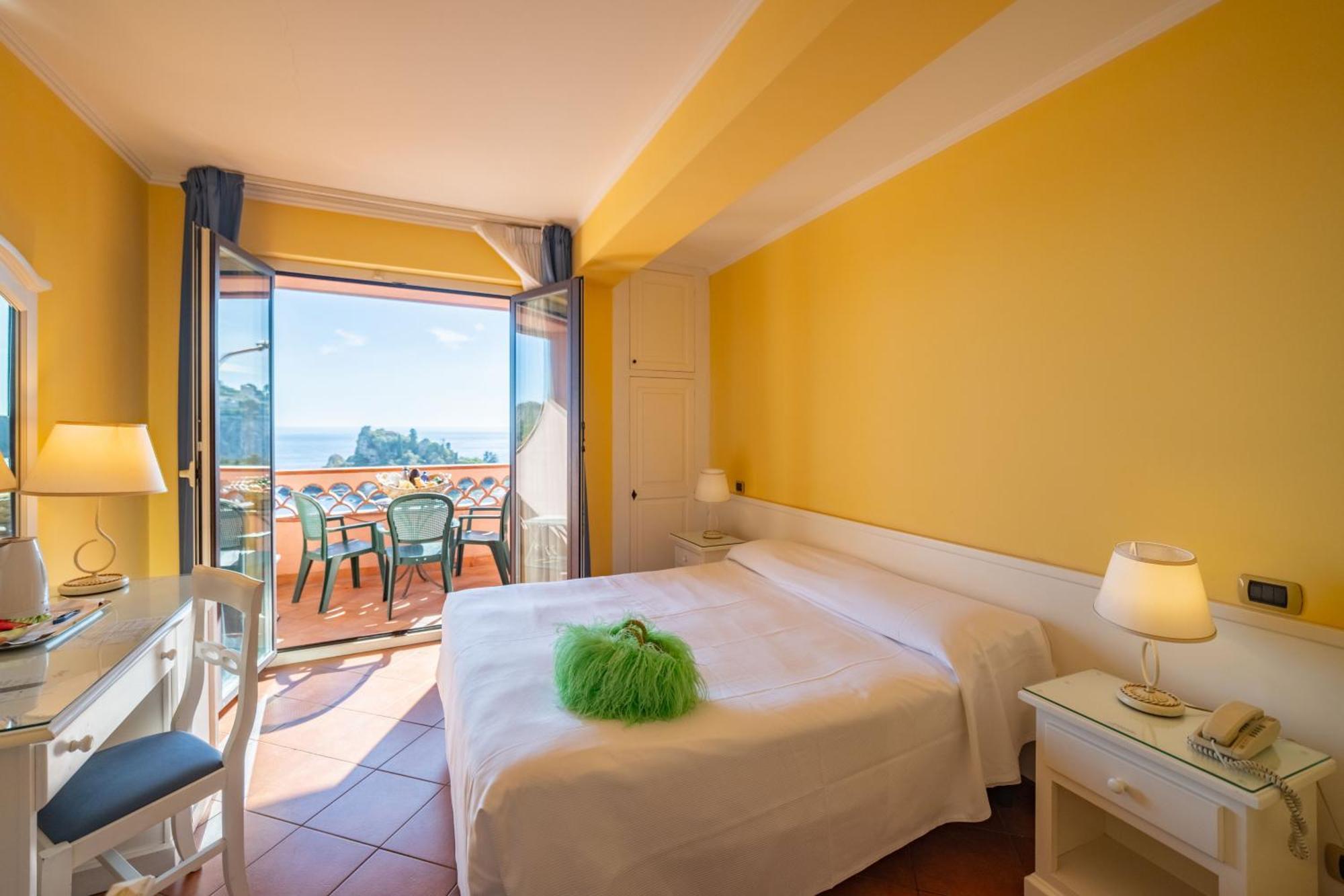 Mendolia Beach Hotel Taormina Ngoại thất bức ảnh