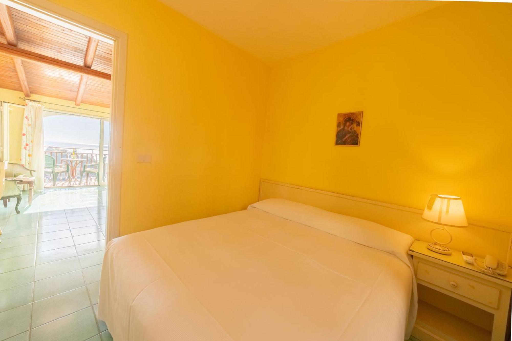 Mendolia Beach Hotel Taormina Phòng bức ảnh
